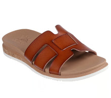 Skechers-Desert Kiss Low Peak Look
