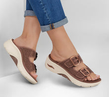 Skechers-Go Walk Arch Fit 2.0 Sandal Showstopper