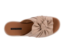 G.C. Shoes-Harlow