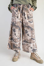 Easel-EB56858
