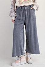 Easel-EB56988