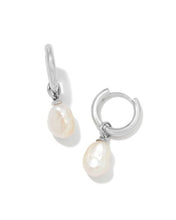 Kendra Scott-Willa Pearl Huggie Earrings