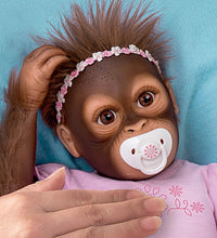 Ashton Drake Cooing Cora